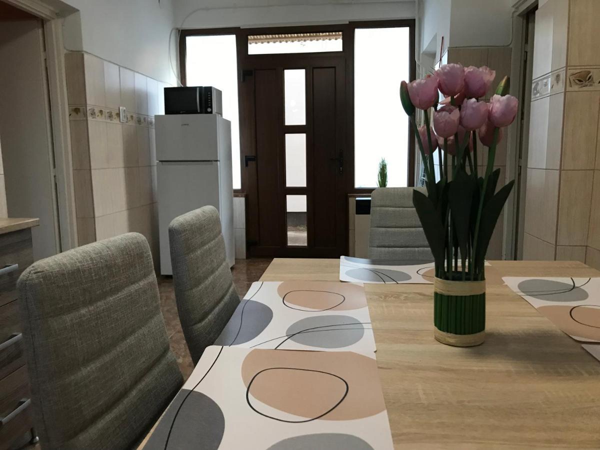 Summer Apartman Apartment Hajduszoboszlo Ngoại thất bức ảnh