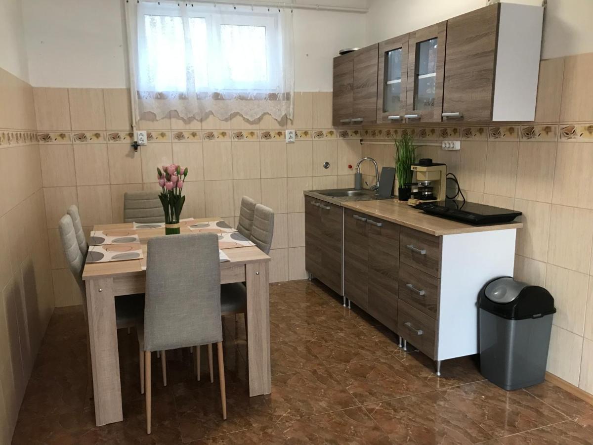 Summer Apartman Apartment Hajduszoboszlo Ngoại thất bức ảnh